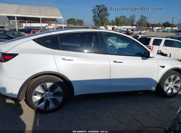5YJYGDEE7LF013781 2020 TESLA MODEL Y White Սալոնի 360 աստիճան տեսք