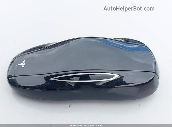 5YJYGDEE8MF084621 2021 TESLA MODEL Y Красный Вид панели приборов