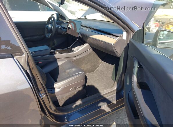 5YJYGDEE8MF096400 2021 TESLA MODEL Y Gray Вид салону спереду