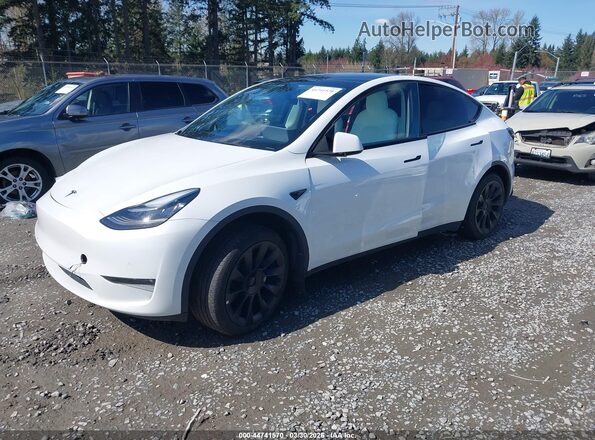 5YJYGDEE8MF304002 2021 TESLA MODEL Y White Vista tres cuartos delantera izquierda