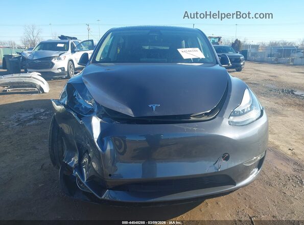 5YJYGDEE9MF066094 2021 TESLA MODEL Y Gray Widok wnętrza z tyłu