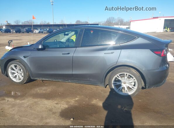 5YJYGDEE9MF066094 2021 TESLA MODEL Y Gray 