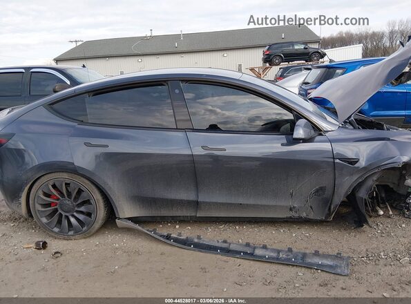 5YJYGDEF0MF247853 2021 TESLA MODEL Y Gray Vista interior trasera