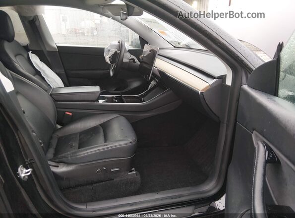 5YJYGDEF4MF076153 2021 TESLA MODEL Y Black Front interior view