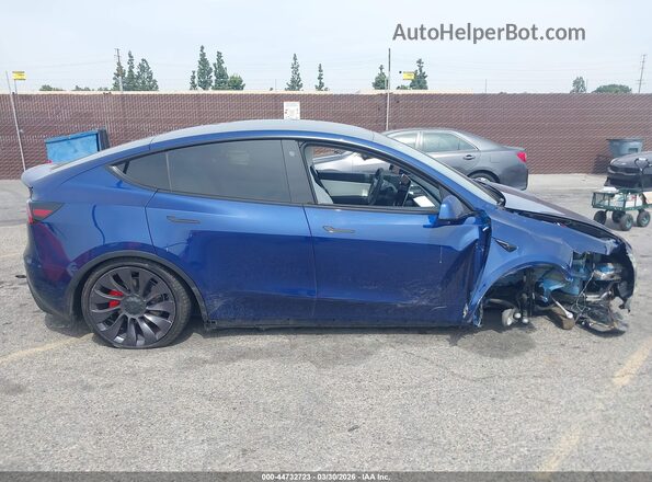 5YJYGDEF4MF246561 2021 TESLA MODEL Y Blue Rear interior view