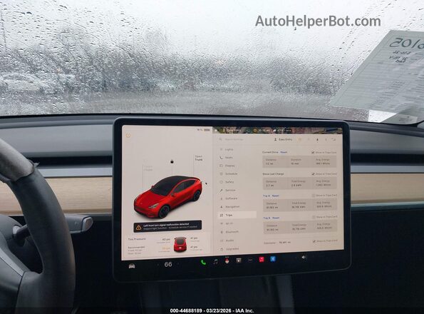 5YJYGDEF7MF124504 2021 TESLA MODEL Y Red Widok tylnych siedzeń