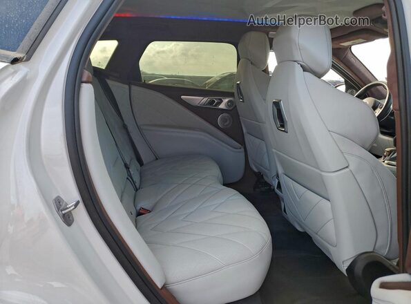 5YM23CS06P9S48023 2023 BMW XM White უკანა სავარძლების ხედი