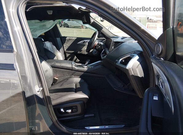 5YM23CS08P9S54051 2023 BMW XM Black Widok wnętrza z przodu