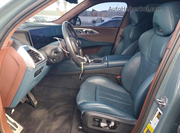 5YM23CS08P9S58553 2023 BMW XM Green Вид салону спереду