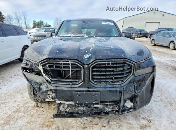 5YM23CS08S9X77899 2025 BMW XM Черный Вид спереди