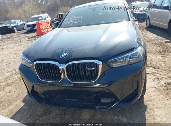 5YM23EC00S9Z10004 2025 BMW X4 Black Вид задньої частини салону