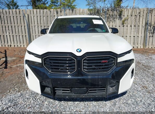 5YM33CS09R9U43864 2024 BMW XM White Вид спереду