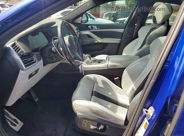 5YMCY0C01M9G74347 2021 BMW X6 Синий Вид салона спереди