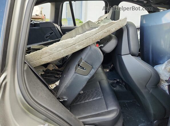 5YMTS0C02M9F31411 2021 BMW X3 Silver Rear interior view