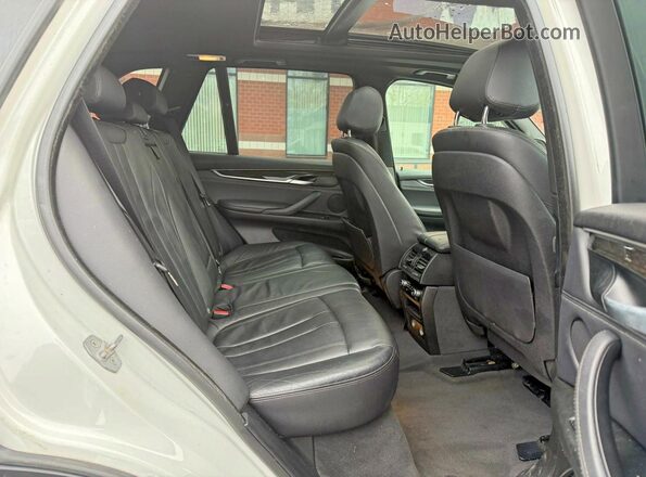 5UXKR0C52J0Y02782 2018 BMW X5 White 