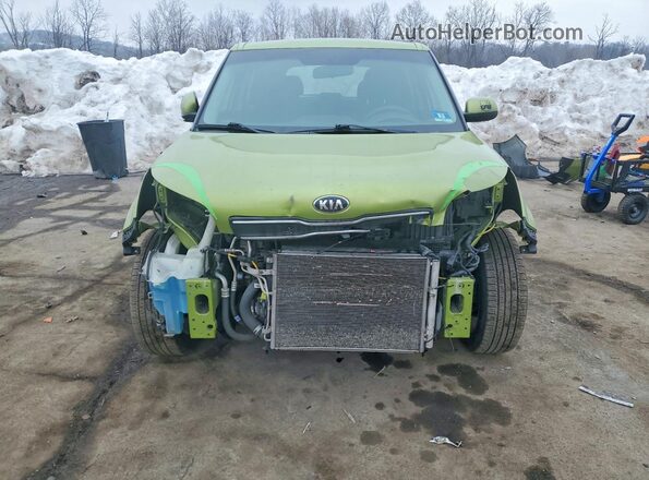 KNDJN2A26J7903358 2018 KIA SOUL Green 
