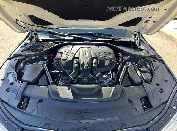 WBA7F2C54GG419337 2016 BMW 7 SERIES White Вид салону спереду