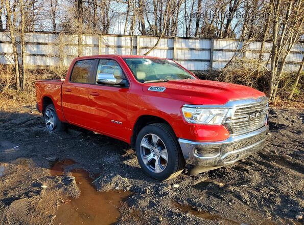 1C6RREJT0RN218580 2024 RAM 1500 Red Delantero derecho