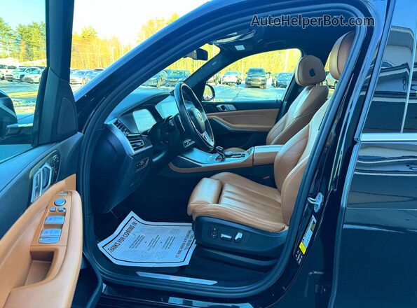 5UXCW2C06M9E81989 2021 BMW X7 Black Widok tylnych siedzeń