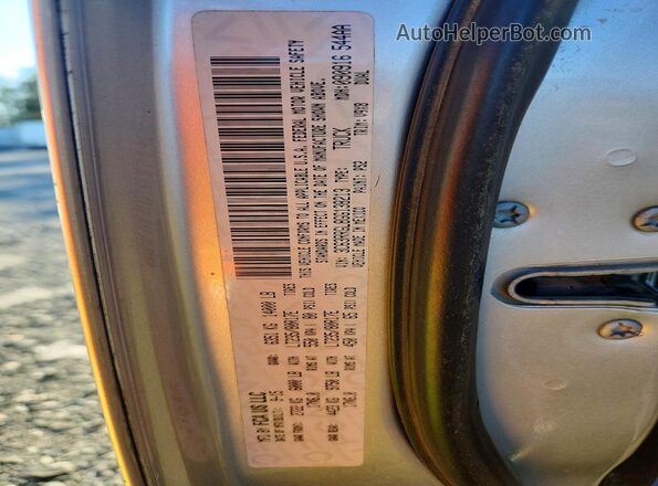 3C63RRGL8GG138213 2016 RAM 3500 Silver Widok naklejki z numerem VIN