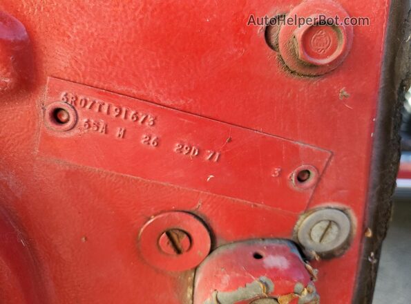 6R07T191673 1966 FORD MUSTANG Red Vista del compartimento del motor