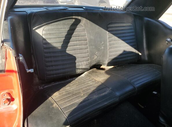 6R07T191673 1966 FORD MUSTANG Red Vista de los asientos traseros
