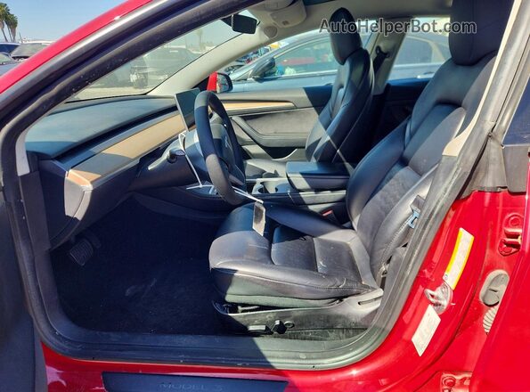 5YJ3E1EA7NF288906 2022 TESLA MODEL 3 Красный Вид панели приборов