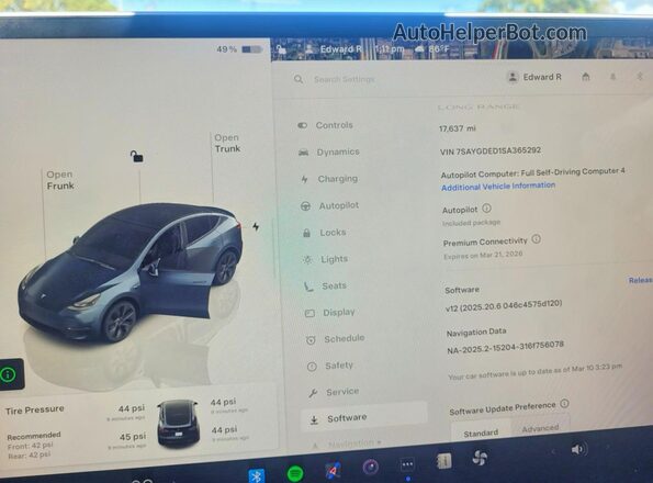 7SAYGDED1SA365292 2025 TESLA MODEL Y Gray Widok deski rozdzielczej