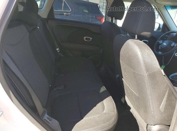 KNDJP3A5XK7690247 2019 KIA SOUL White 
