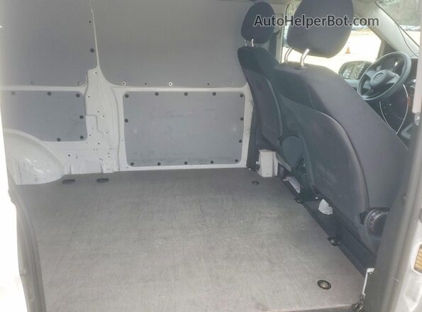 W1YV0CEY8N3964305 2022 MERCEDES-BENZ METRIS White Widok komory silnika