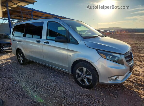 WD4PG2EE9G3091083 2016 MERCEDES-BENZ METRIS Серебряный Вид спереди
