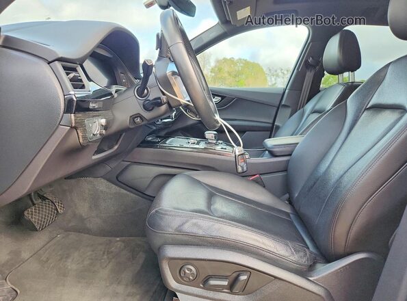 WA1VAAF75KD003947 2019 AUDI Q7 White 