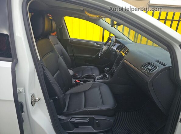 3VWG17AU3JM279221 2018 VOLKSWAGEN GOLF Белый 