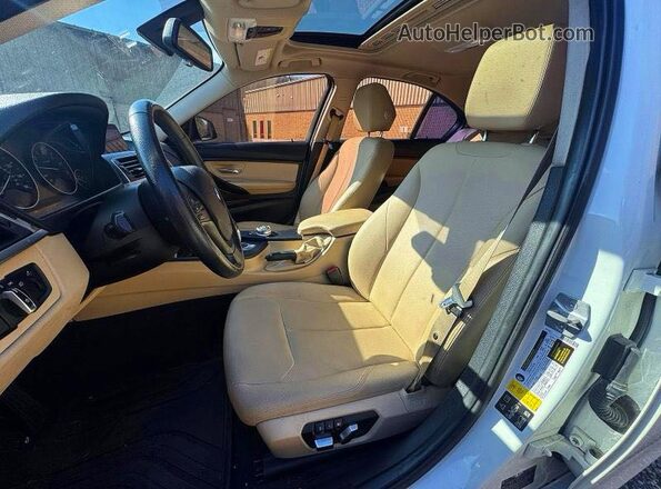 WBA8E5G32HNU45255 2017 BMW 3 SERIES White Widok zestawu wskaźników