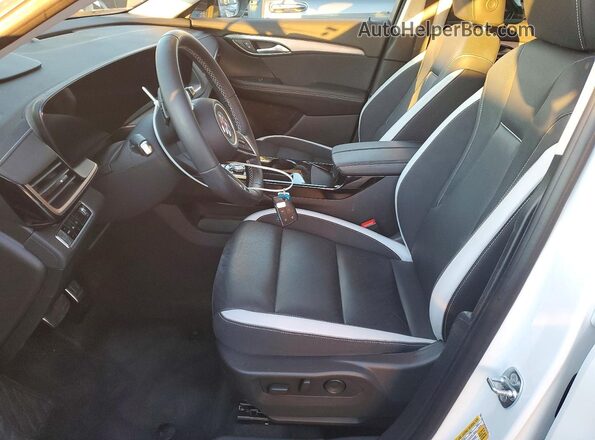 LRBFZLE40SD074543 2025 BUICK ENVISION White Vista del salpicadero