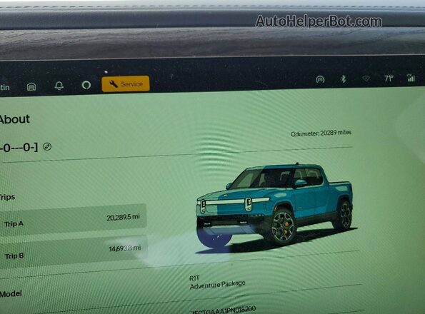 7FCTGAAA1PN018200 2023 RIVIAN R1T Blue ხელსაწყოთა პანელის ხედი
