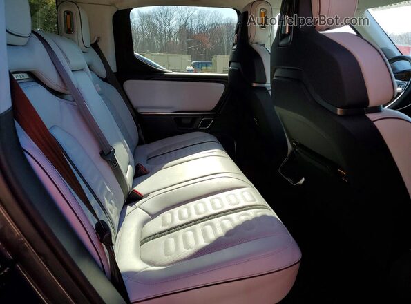 7FCTGAAA1PN023638 2023 RIVIAN R1T Gray 