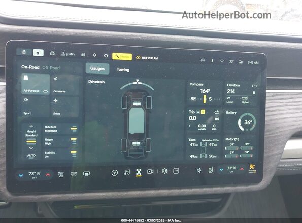 7FCTGAAA9NN015378 2022 RIVIAN R1T Зеленый Вид задних сидений