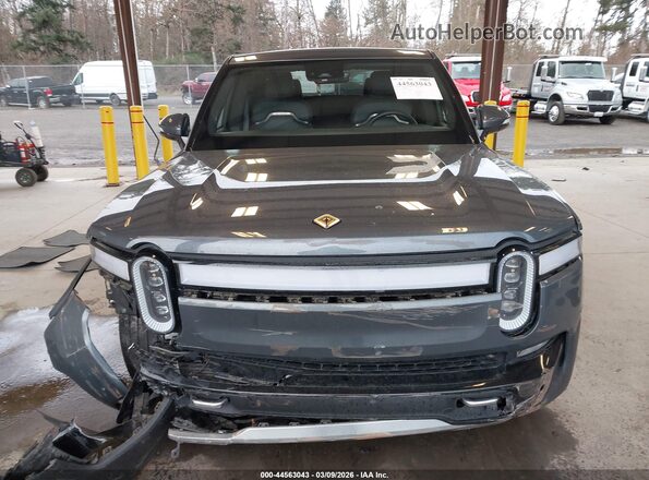 7FCTGAAL5NN002869 2022 RIVIAN R1T Gray Вид задньої частини салону