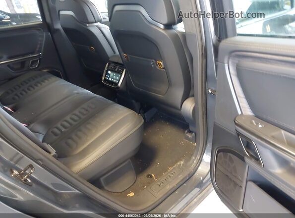 7FCTGAAL5NN002869 2022 RIVIAN R1T Gray Вид наклейки з VIN-кодом