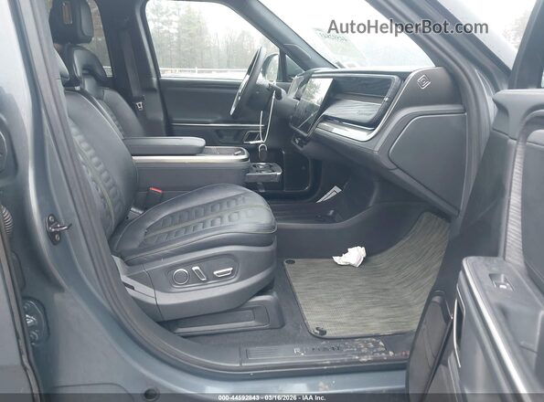 7FCTGBAA3RN033144 2024 RIVIAN R1T Gray Widok wnętrza z przodu