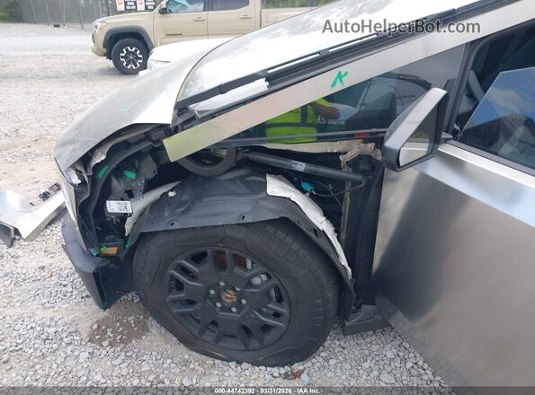 7G2CEHED0TA087827 2026 TESLA CYBERTRUCK Gray Widok z przodu
