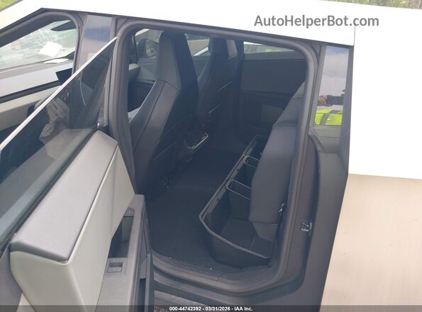 7G2CEHED0TA087827 2026 TESLA CYBERTRUCK Gray Widok naklejki z numerem VIN