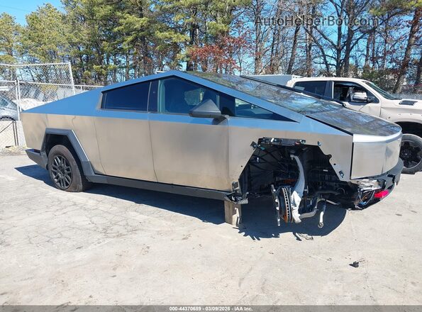 7G2CEHED3SA073483 2025 TESLA CYBERTRUCK Silver Vista frontal