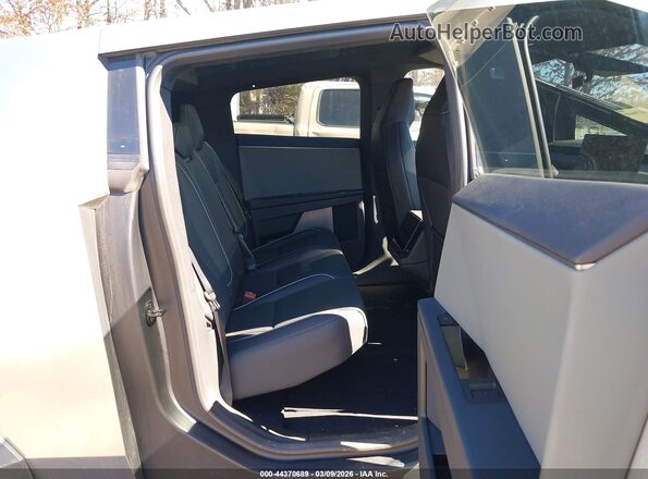 7G2CEHED3SA073483 2025 TESLA CYBERTRUCK Silver Vista de la etiqueta del VIN