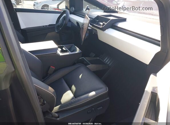7G2CEHED6RA010503 2024 TESLA CYBERTRUCK Silver Սալոնի դիմացի տեսք