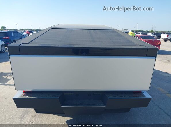 7G2CEHED6RA010503 2024 TESLA CYBERTRUCK Silver 