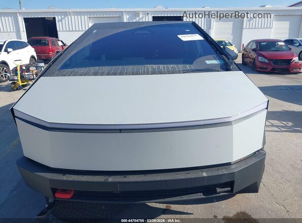 7G2CEHED6RA010503 2024 TESLA CYBERTRUCK Silver Սարքավորումների վահանակի տեսք