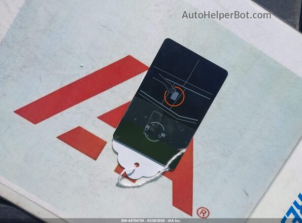 7G2CEHED6RA010503 2024 TESLA CYBERTRUCK Silver Առջևի վահանակի տեսք