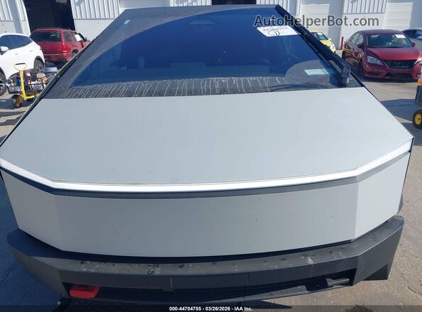7G2CEHED6RA010503 2024 TESLA CYBERTRUCK Silver Հետևի տեսք